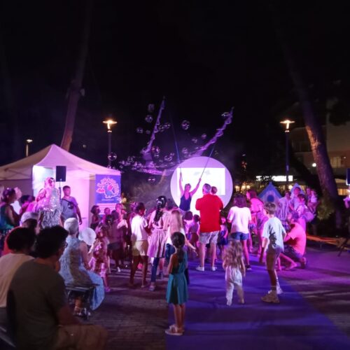 SPETTACOLI IN PIAZZA - IL DRAGO BLU